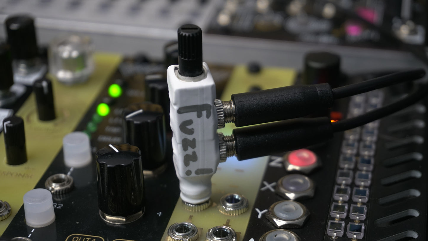 Fuzz! - Passive diode fuzz effect for Eurorack/Modular Synth - 0hp
