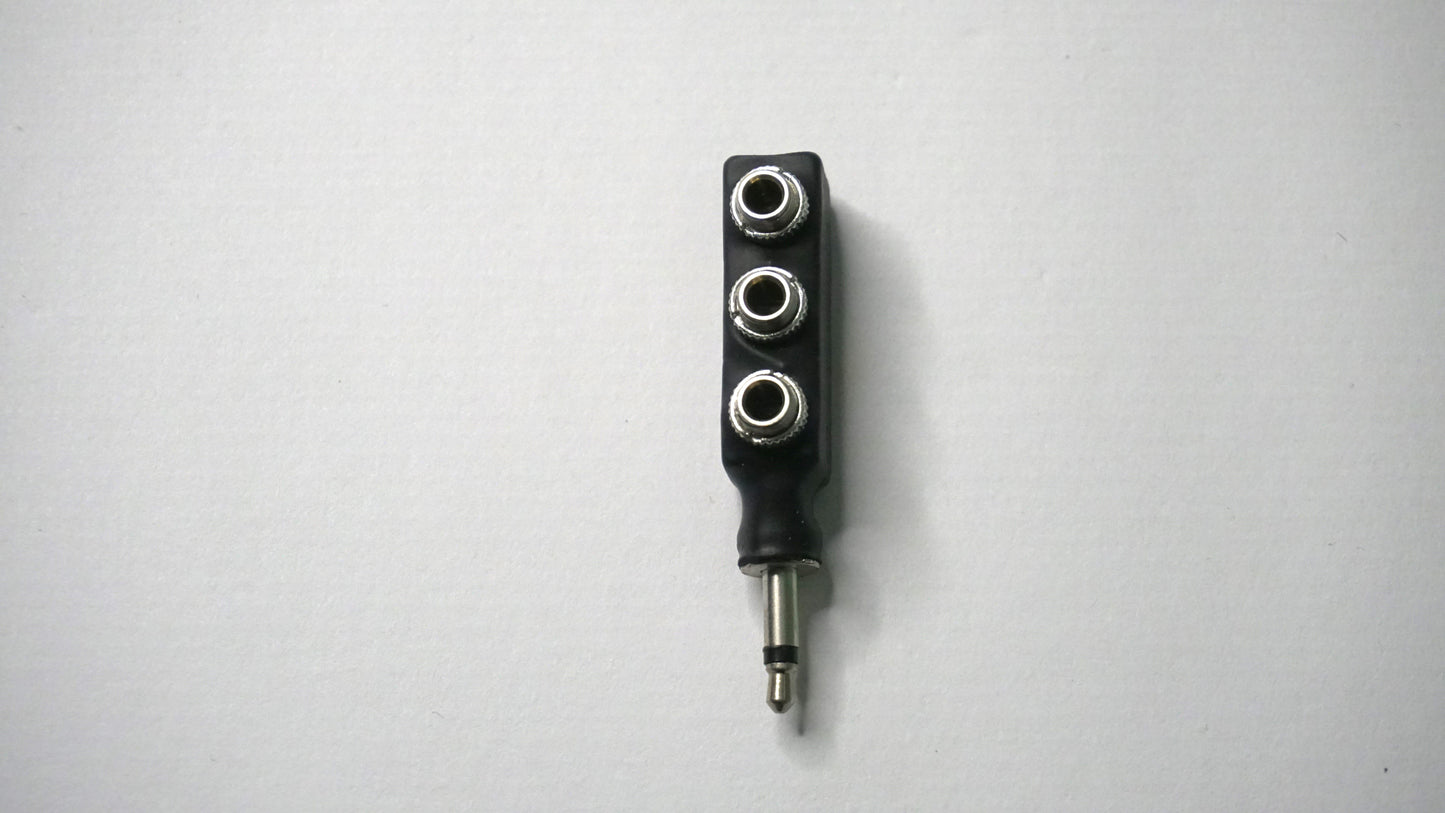 Passive Multiple - Audio/CV splitter - 3.5mm - Add a mult to any patch without the need for a separate module.