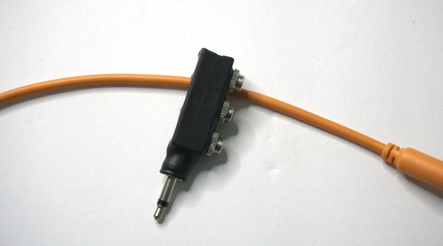 Passive Multiple - Audio/CV splitter - 3.5mm - Add a mult to any patch without the need for a separate module.