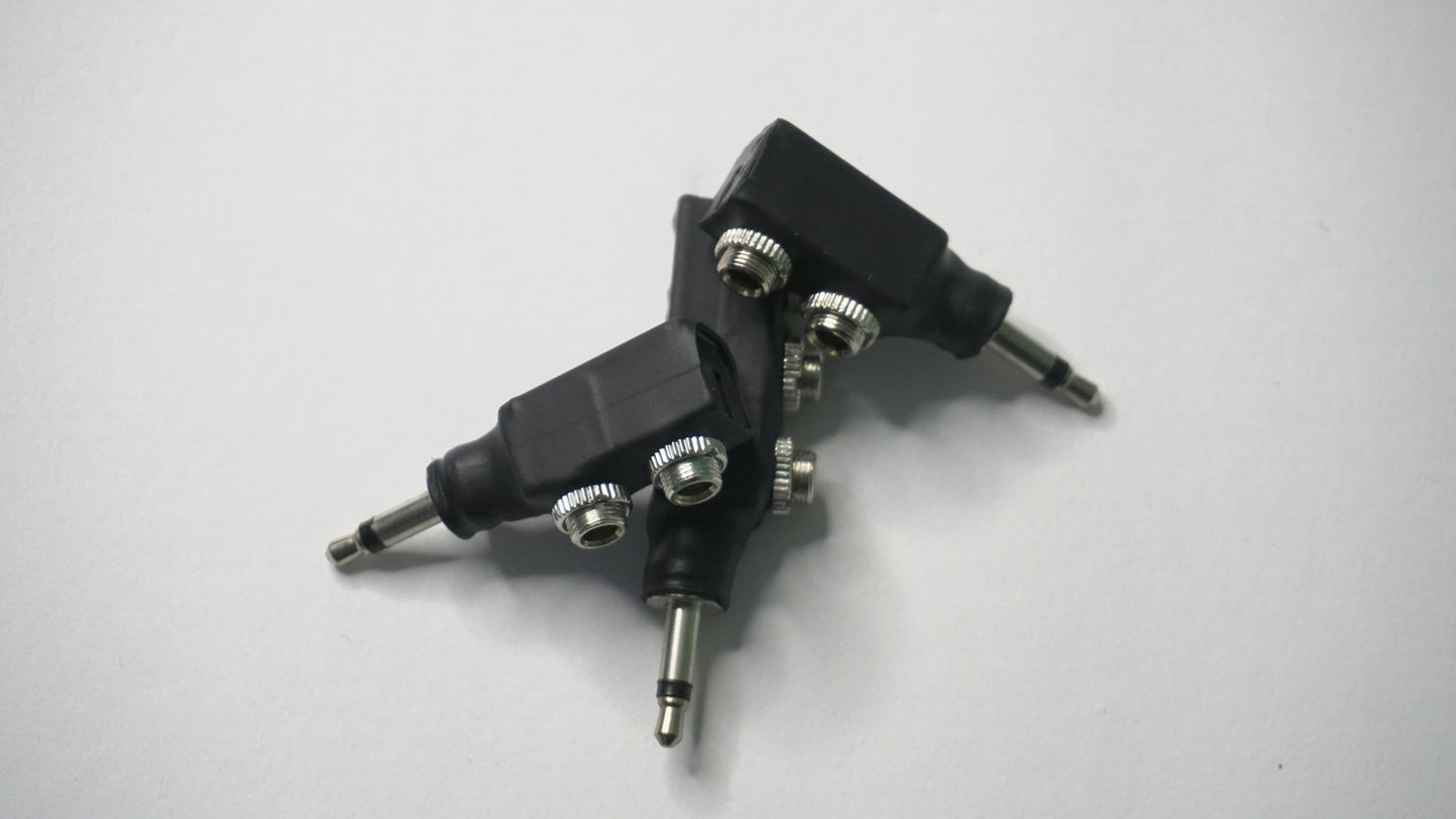 Passive Multiple - Audio/CV splitter - 3.5mm - Add a mult to any patch without the need for a separate module.