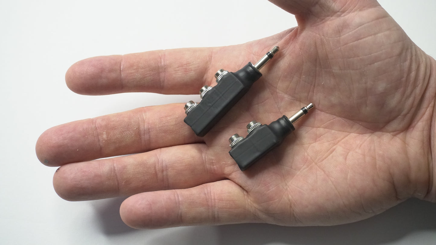 Passive Multiple - Audio/CV splitter - 3.5mm - Add a mult to any patch without the need for a separate module.