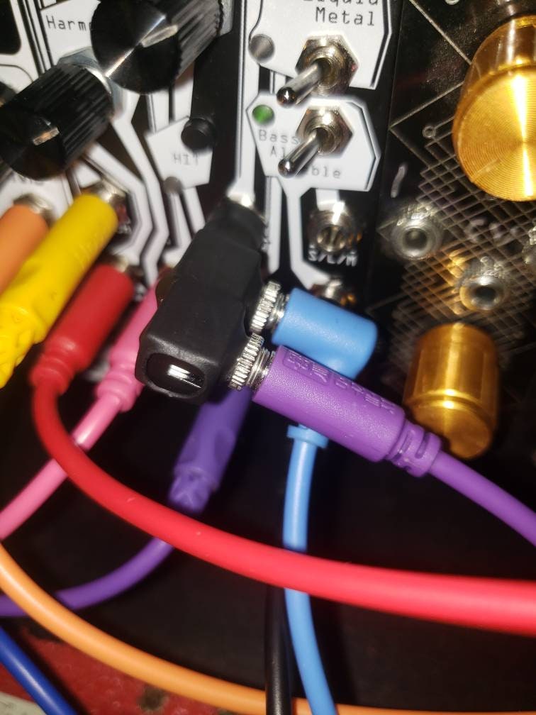 Passive Multiple - Audio/CV splitter - 3.5mm - Add a mult to any patch without the need for a separate module.