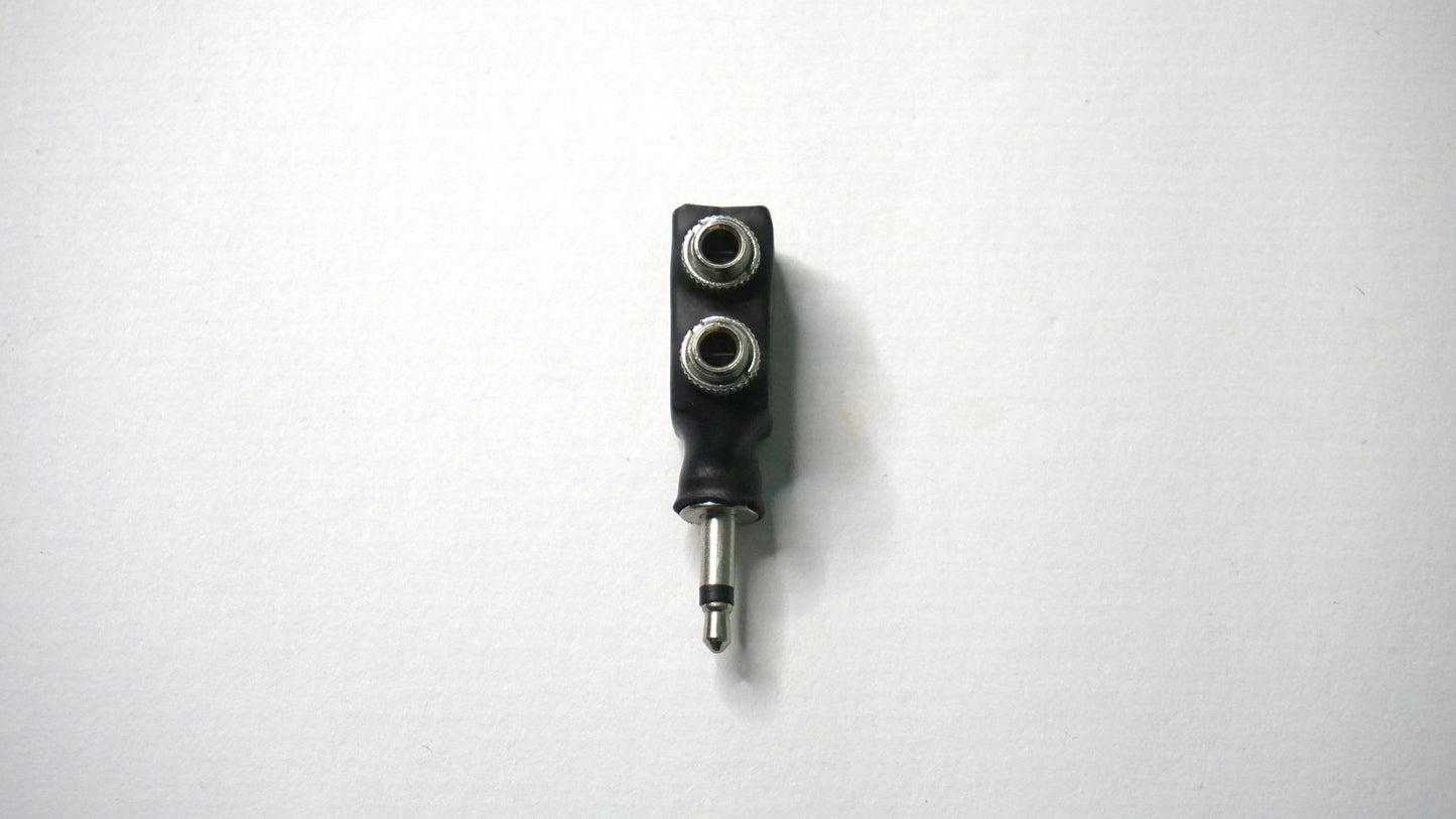 Passive Multiple - Audio/CV splitter - 3.5mm - Add a mult to any patch without the need for a separate module.